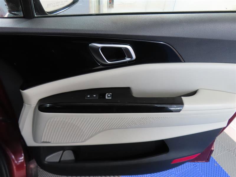 Used 2022 Kia Carnival SX Prestige image 39