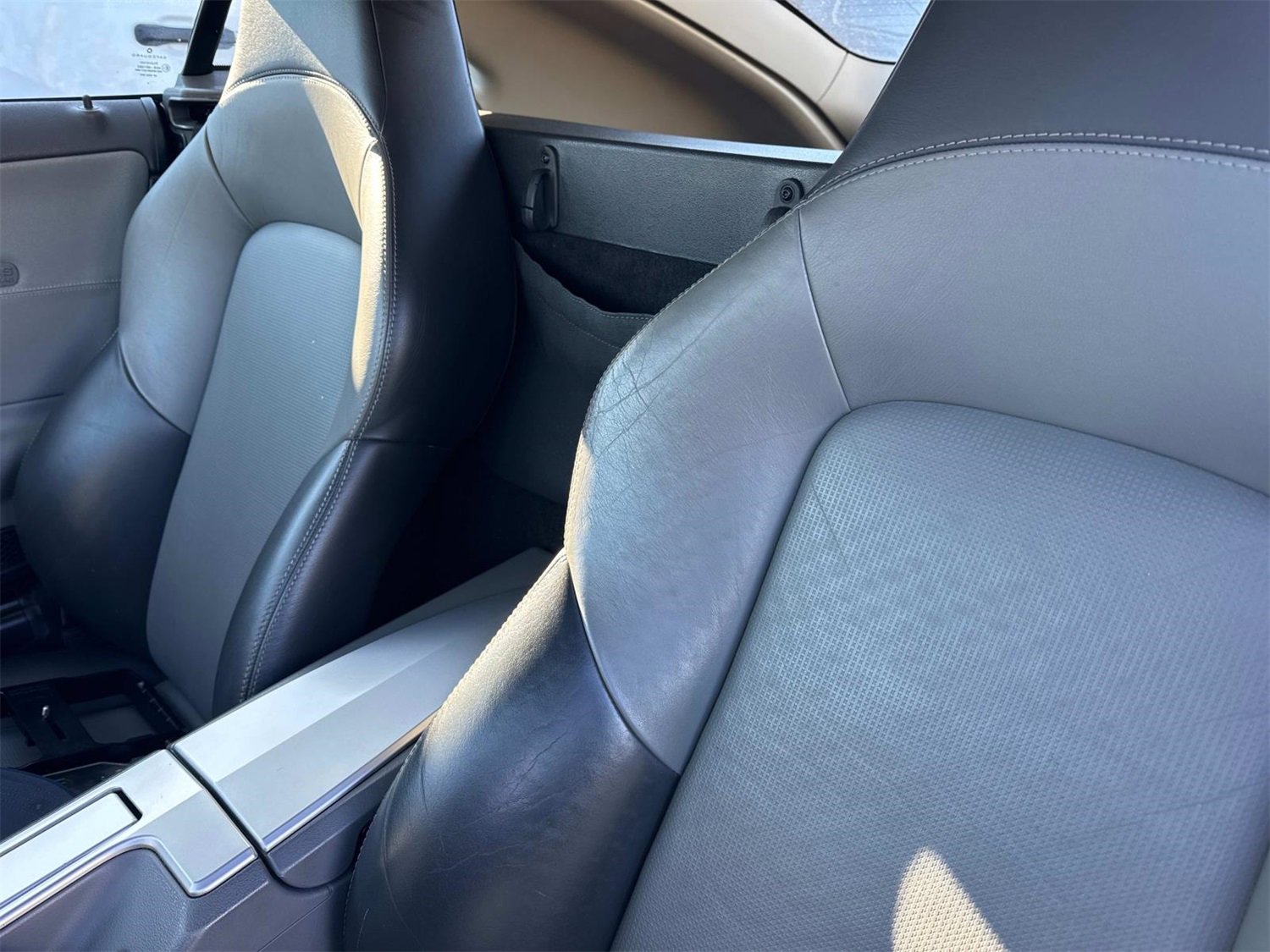 Used 2005 Chrysler Crossfire Limited image 16