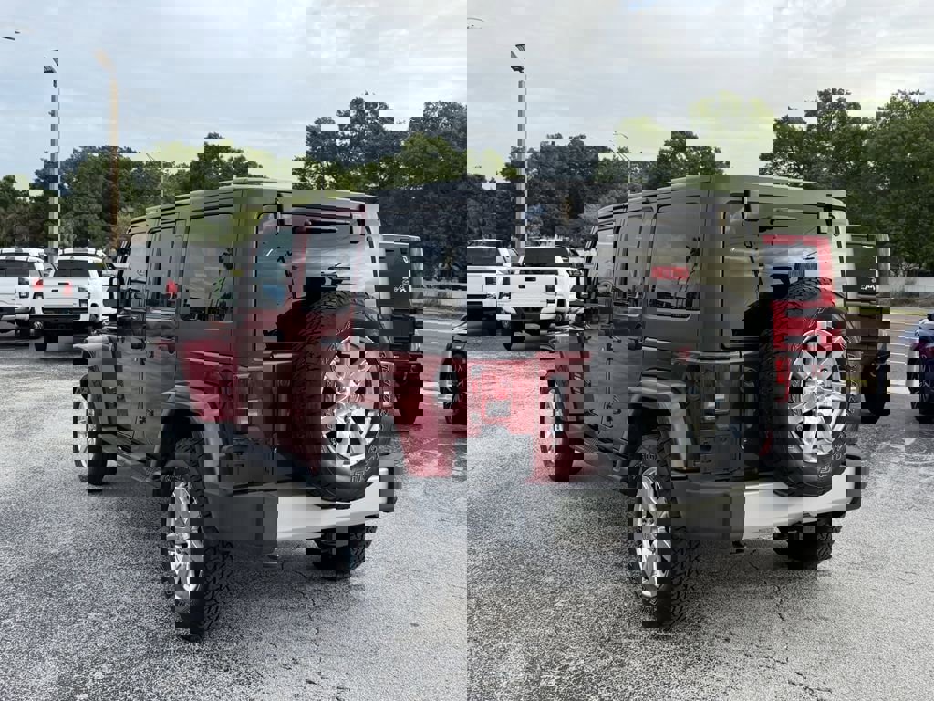 Used 2012 Jeep Wrangler Unlimited Sahara w/ Dual Top Group image 7