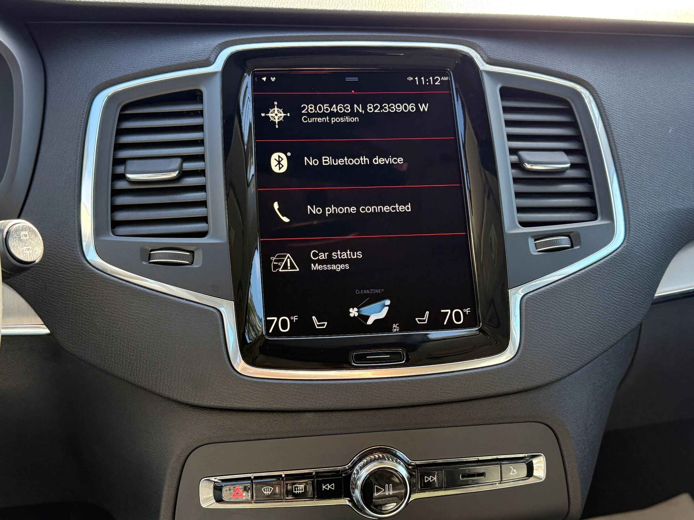 Used 2022 Volvo XC90 T5 Momentum w/ Climate Package image 16