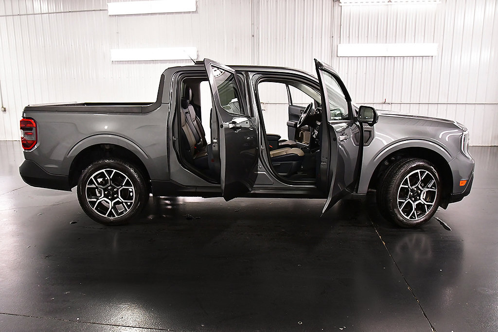 Used 2025 Ford Maverick Lariat w/ 4K Tow Package AWD/4WD image 30