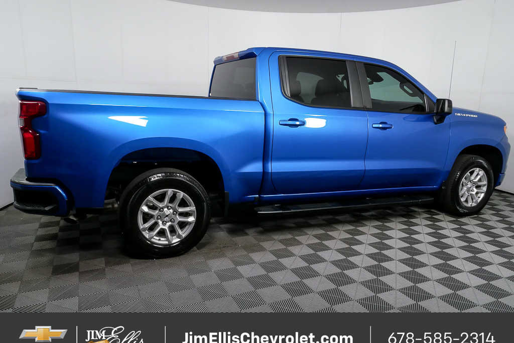 Used 2024 Chevrolet Silverado 1500 RST image 2