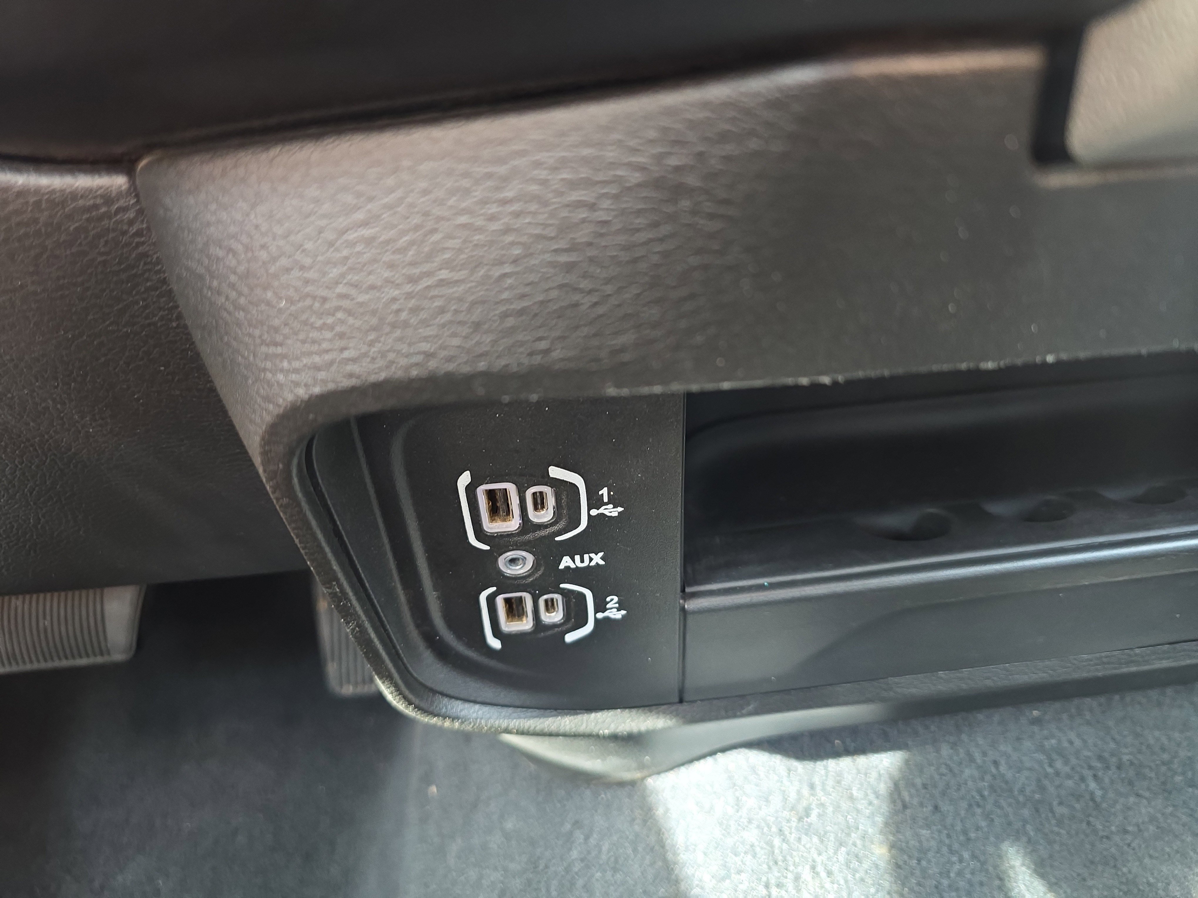 Used 2024 RAM 2500 Laramie w/ Safety Group image 28