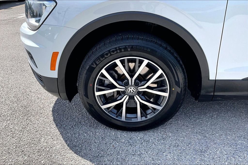 Used 2019 Volkswagen Tiguan SE w/ Panoramic Sunroof Package image 13