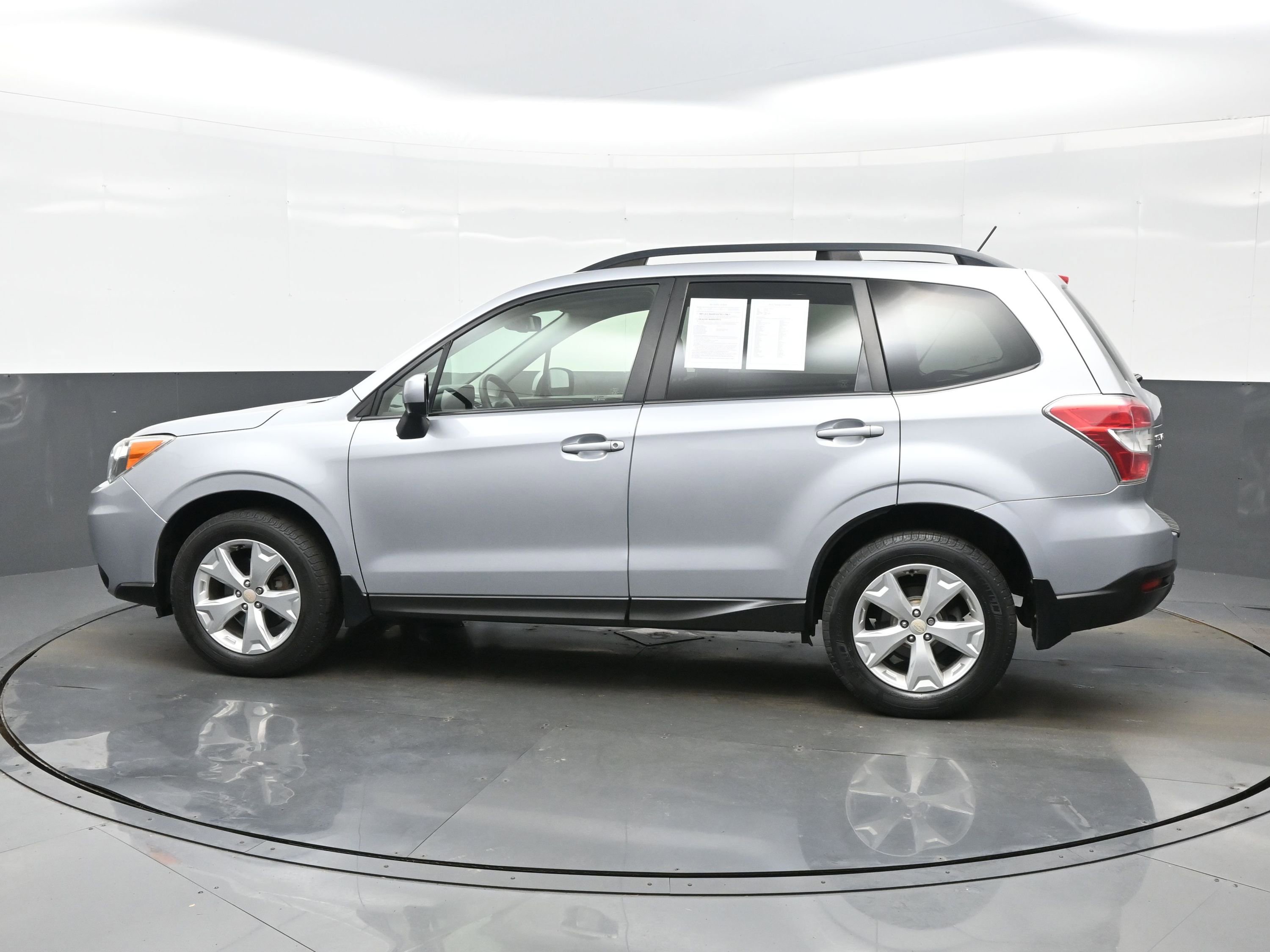 Used 2015 Subaru Forester 2.5i Premium w/ All-Weather Package AWD/4WD image 3