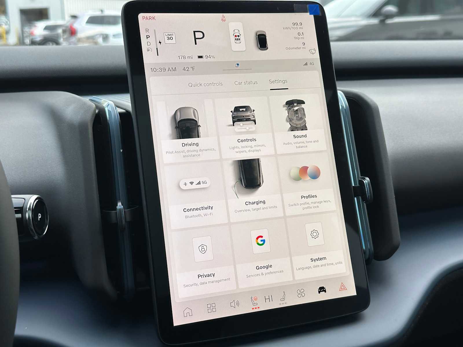 New 2026 Volvo EX30 Plus w/ Protection Package Premier image 28