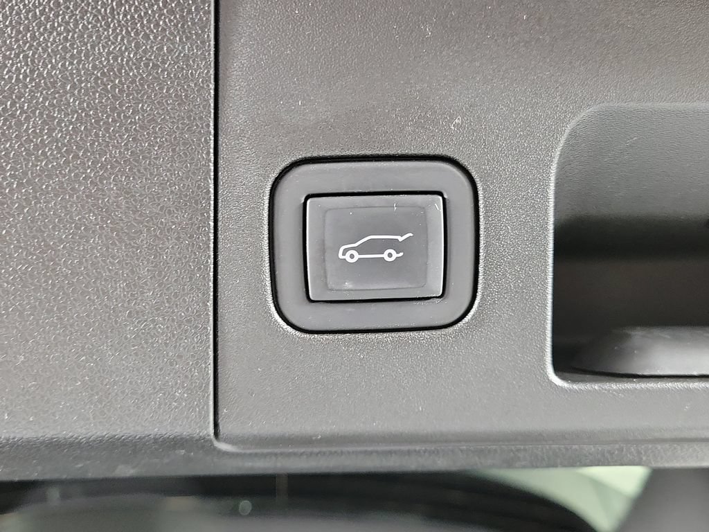 Used 2023 Cadillac XT4 Sport FWD image 9