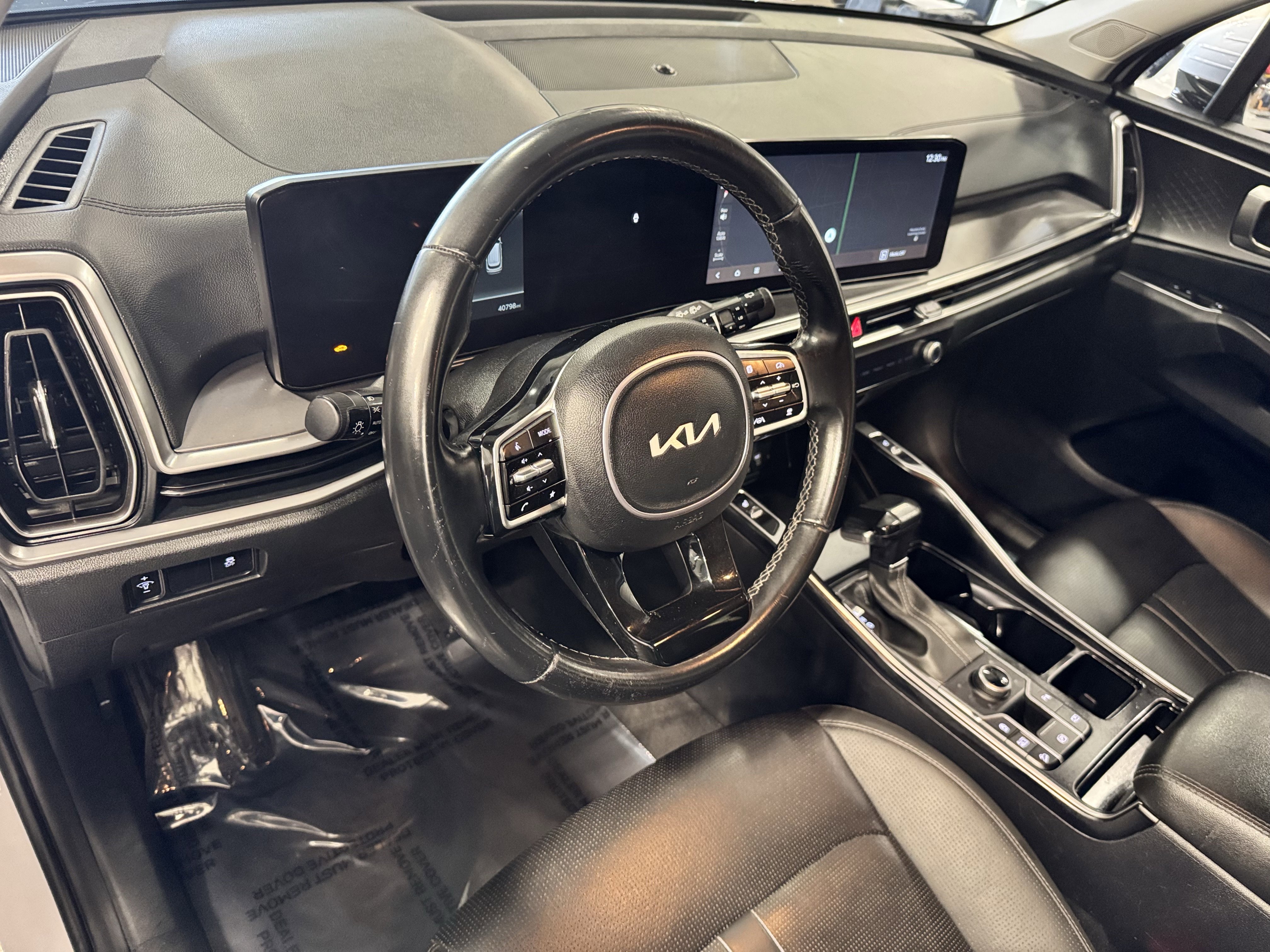 Used 2024 Kia Sorento S image 17