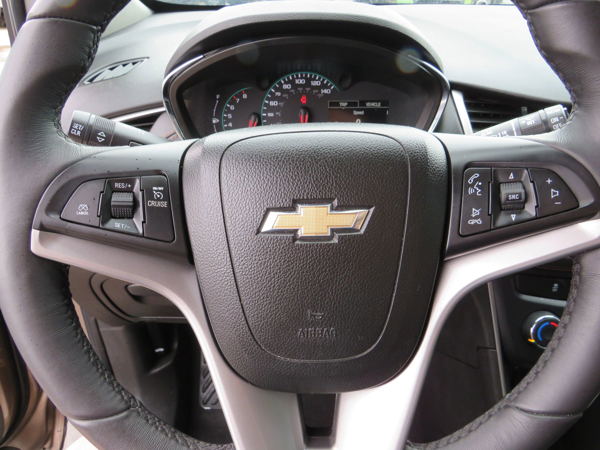 Used 2018 Chevrolet Trax LT w/ LT Convenience Package image 13