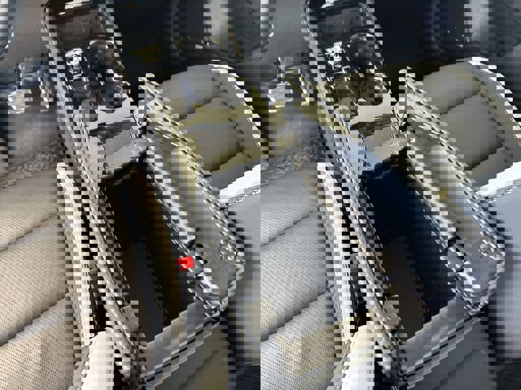 Certified 2025 Buick Envision Sport Touring image 21