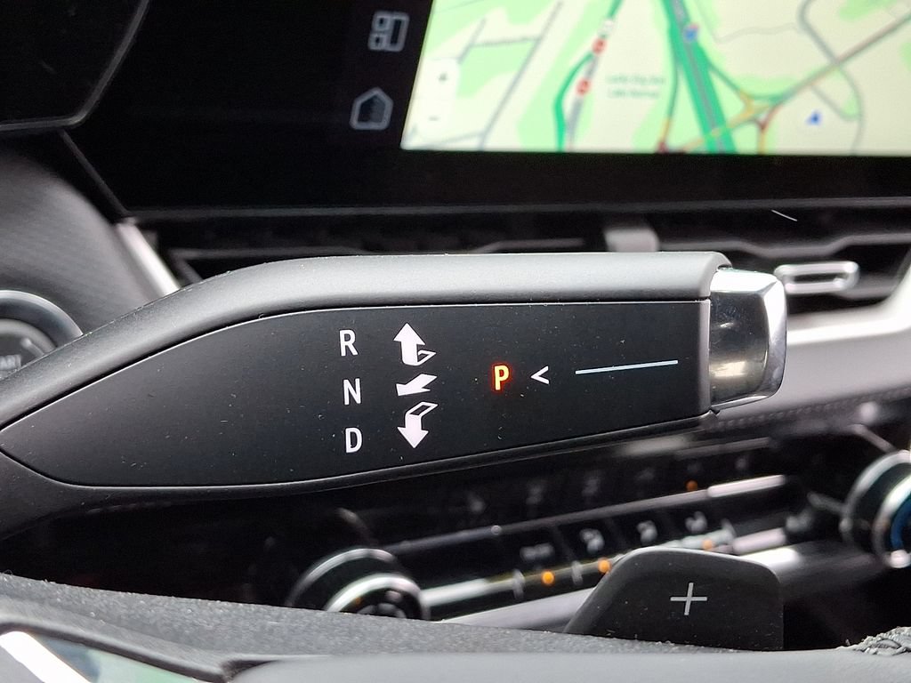 Used 2025 Chevrolet Equinox LT AWD/4WD image 14