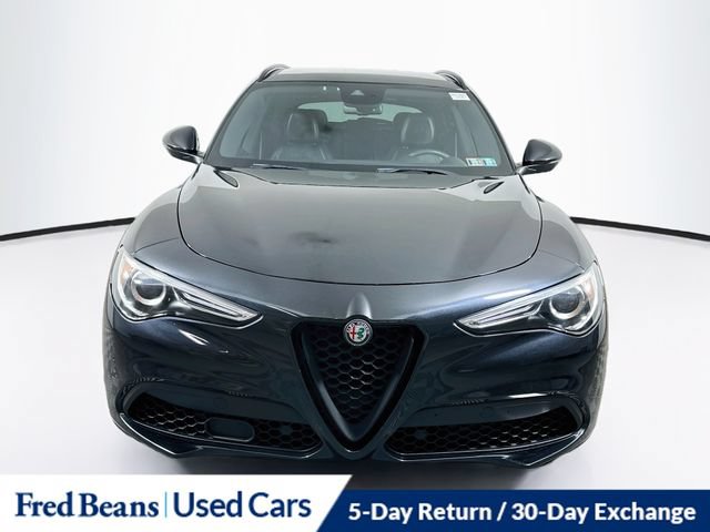 Used 2018 Alfa Romeo Stelvio Ti Sport AWD/4WD image 2