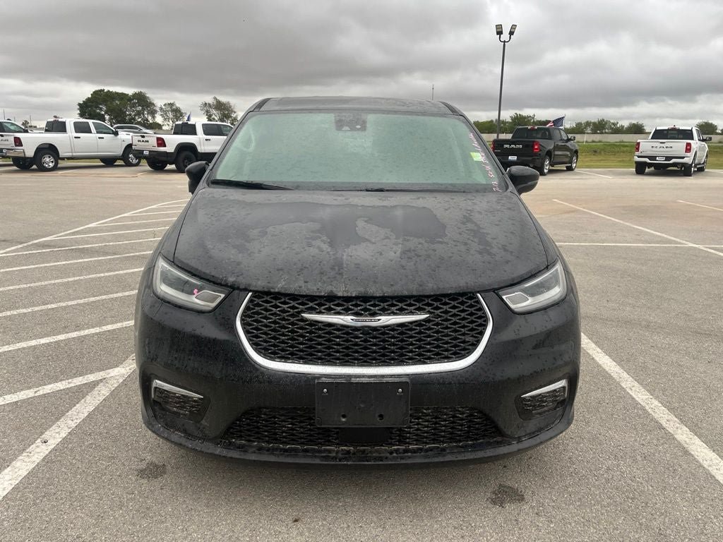 Used 2024 Chrysler Pacifica Touring-L FWD image 8
