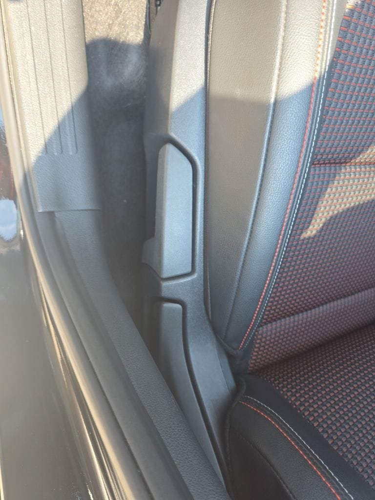 Certified 2025 Nissan Kicks SR FWD image 16