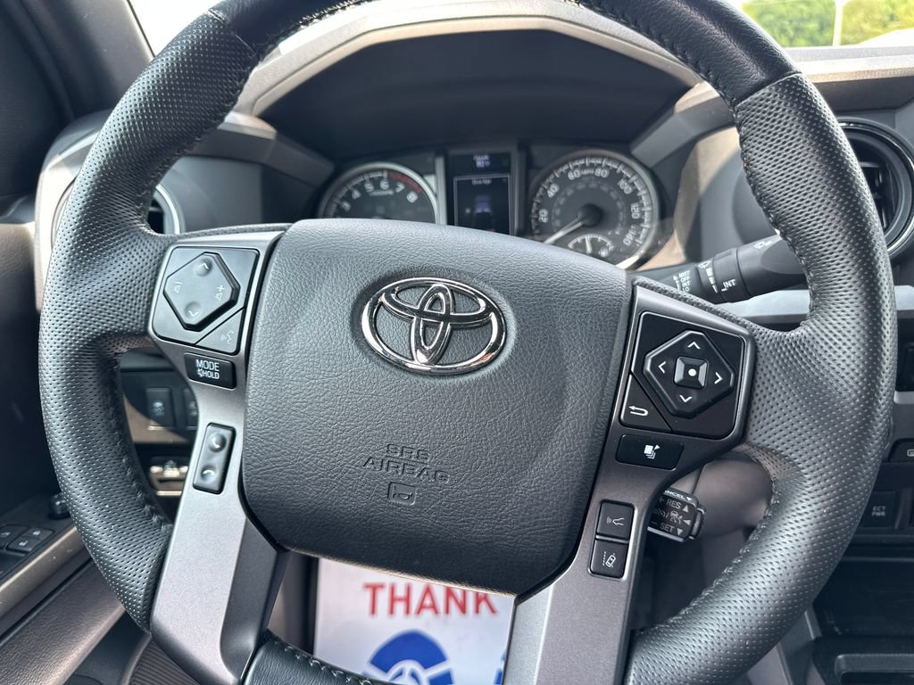 Used 2022 Toyota Tacoma TRD Off-Road w/ TRD Premium Off Road Package AWD/4WD image 20