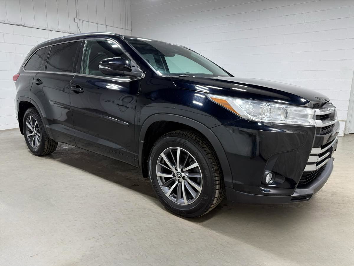 Used 2018 Toyota Highlander XLE w/ Protection Package #3 image 3