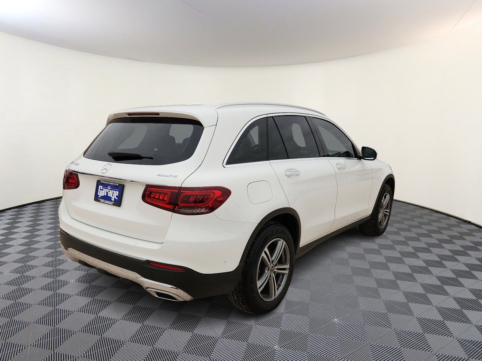 Used 2021 Mercedes-Benz GLC 300 4MATIC image 4
