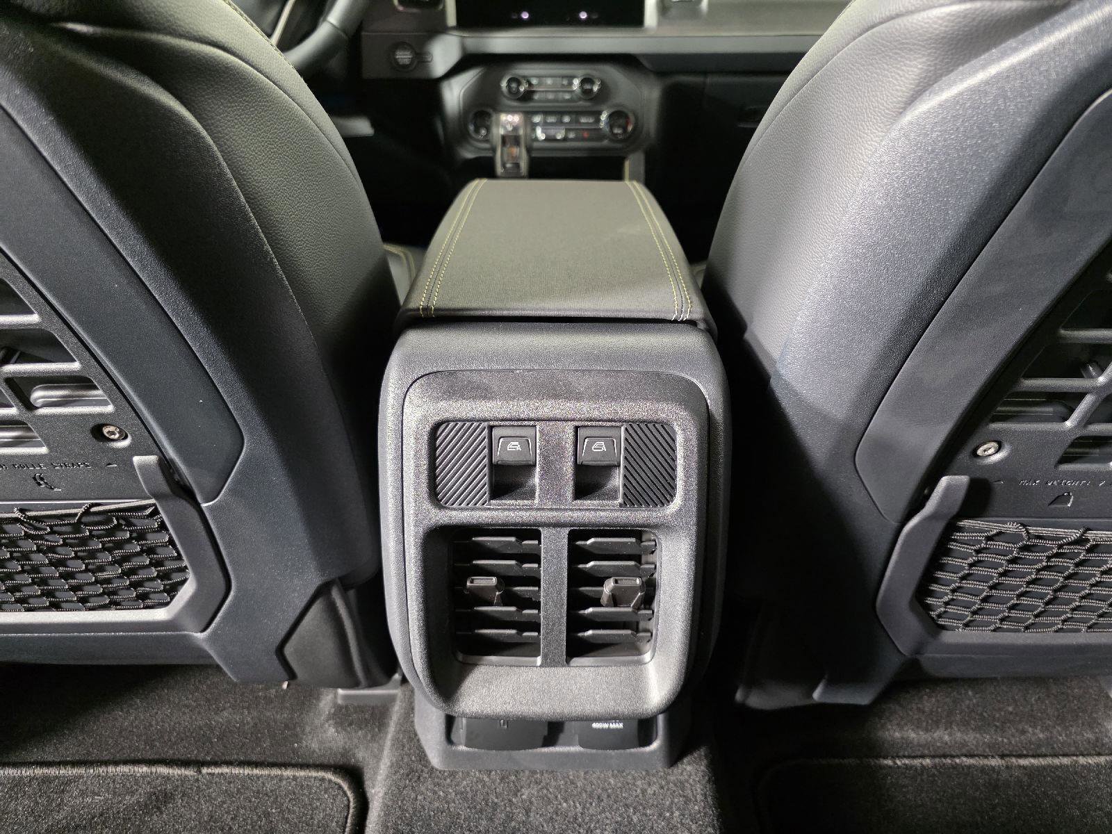 Used 2025 Ford Bronco Badlands image 17