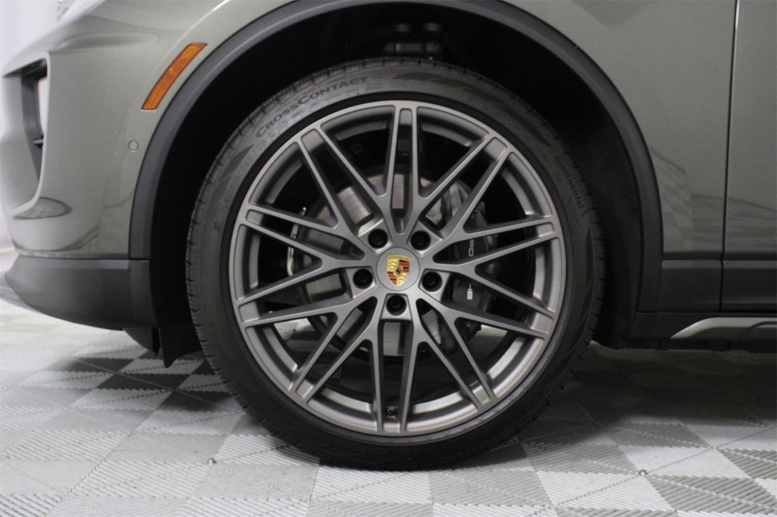 Used 2025 Porsche Macan Electric image 28