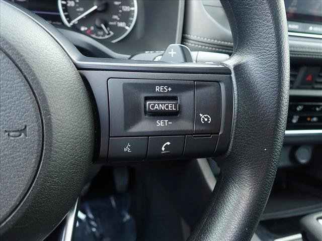 Used 2024 Nissan Rogue S AWD/4WD image 14