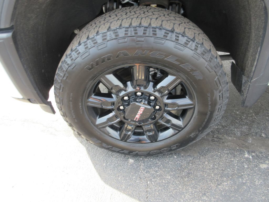 Certified 2025 GMC Sierra 2500 AT4 w/ AT4 Premium Plus Package AWD/4WD image 16