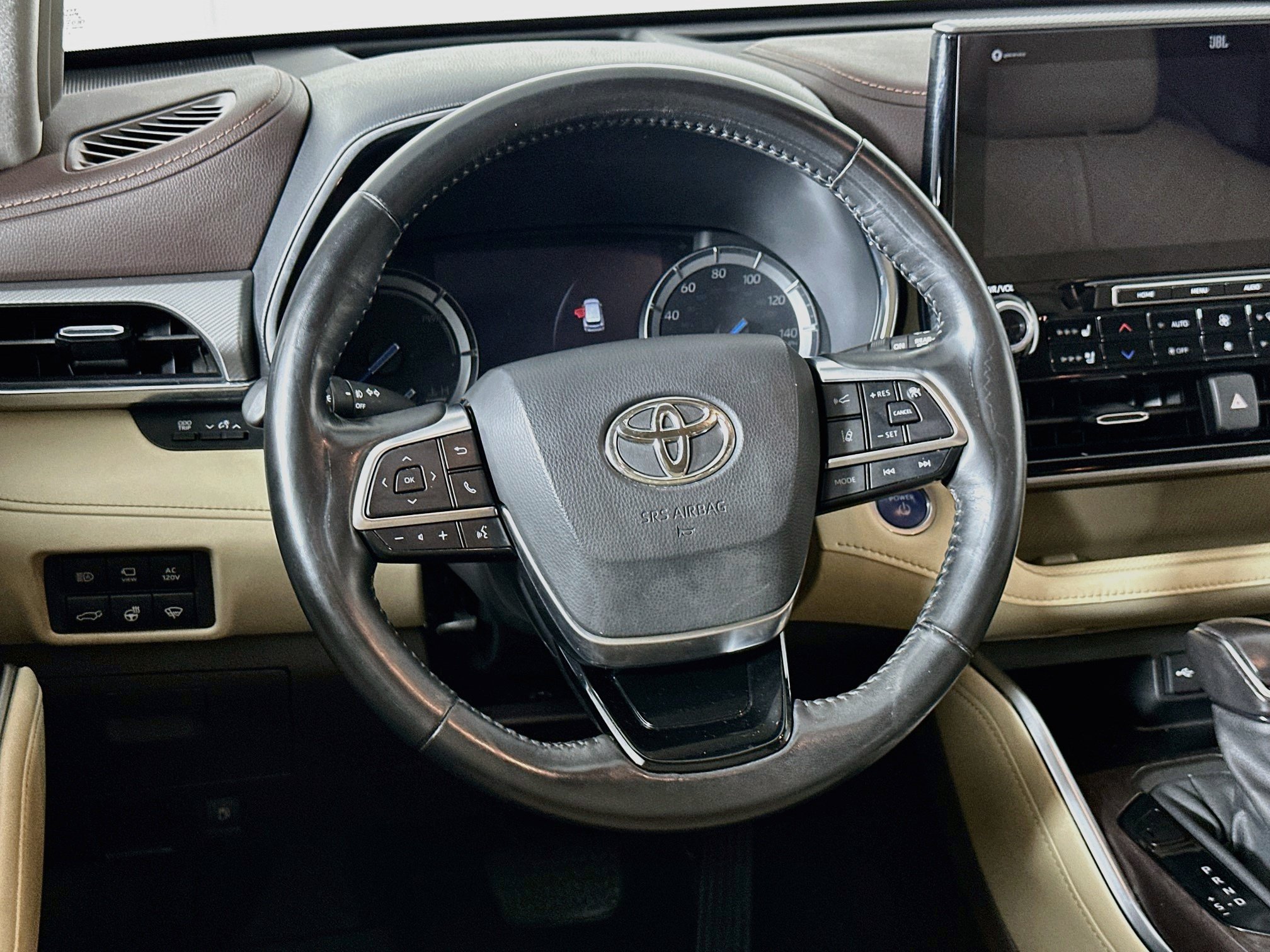 Used 2021 Toyota Highlander Platinum AWD/4WD image 18