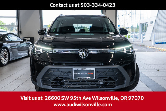 Used 2025 Volkswagen Taos SE AWD/4WD image 2