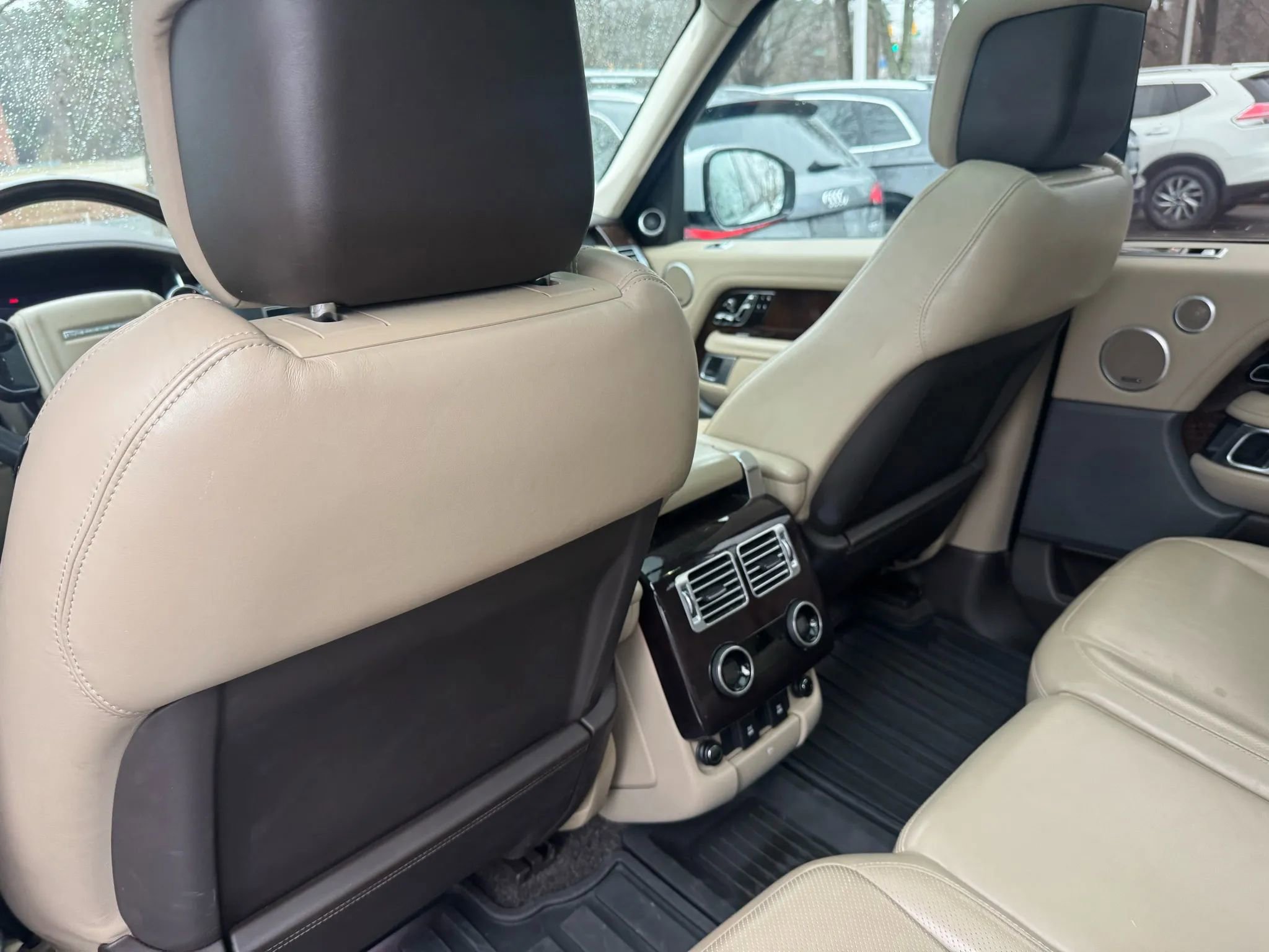 Used 2019 Land Rover Range Rover HSE image 15