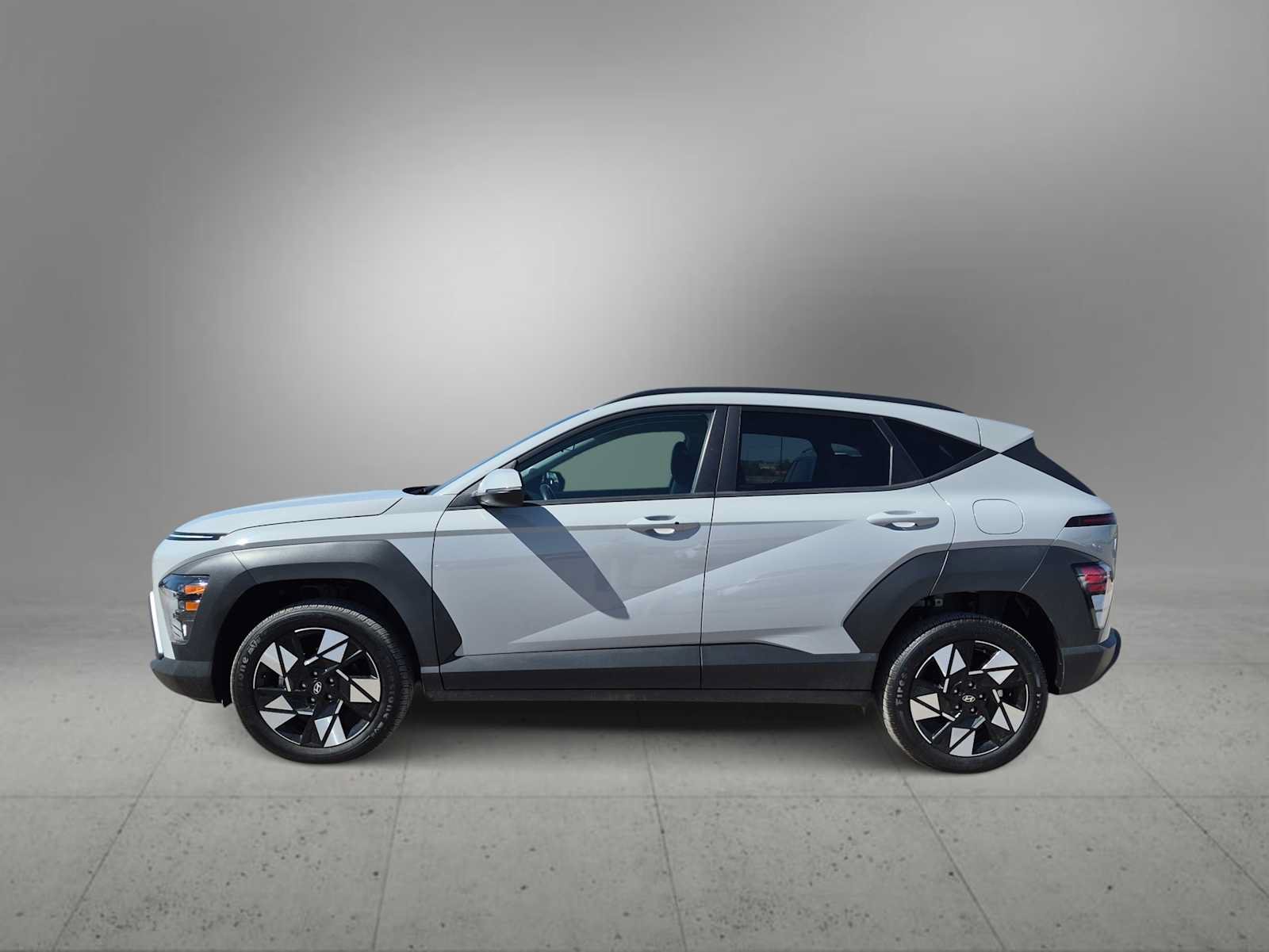 Certified 2025 Hyundai Kona SEL AWD/4WD image 5