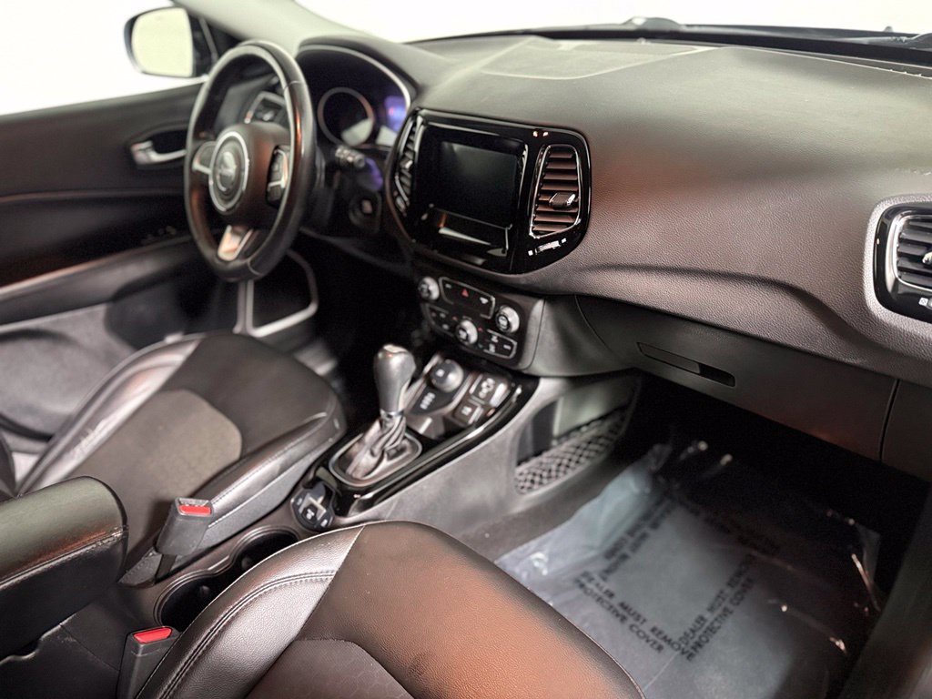 Used 2019 Jeep Compass Latitude AWD/4WD image 25