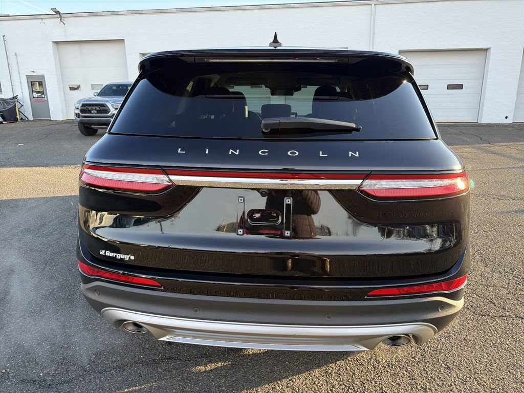Used 2025 Lincoln Corsair Reserve image 4