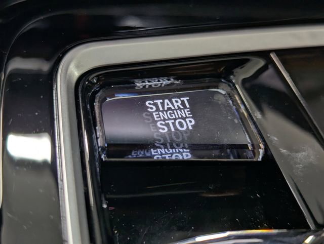 Used 2023 BMW 740i image 20