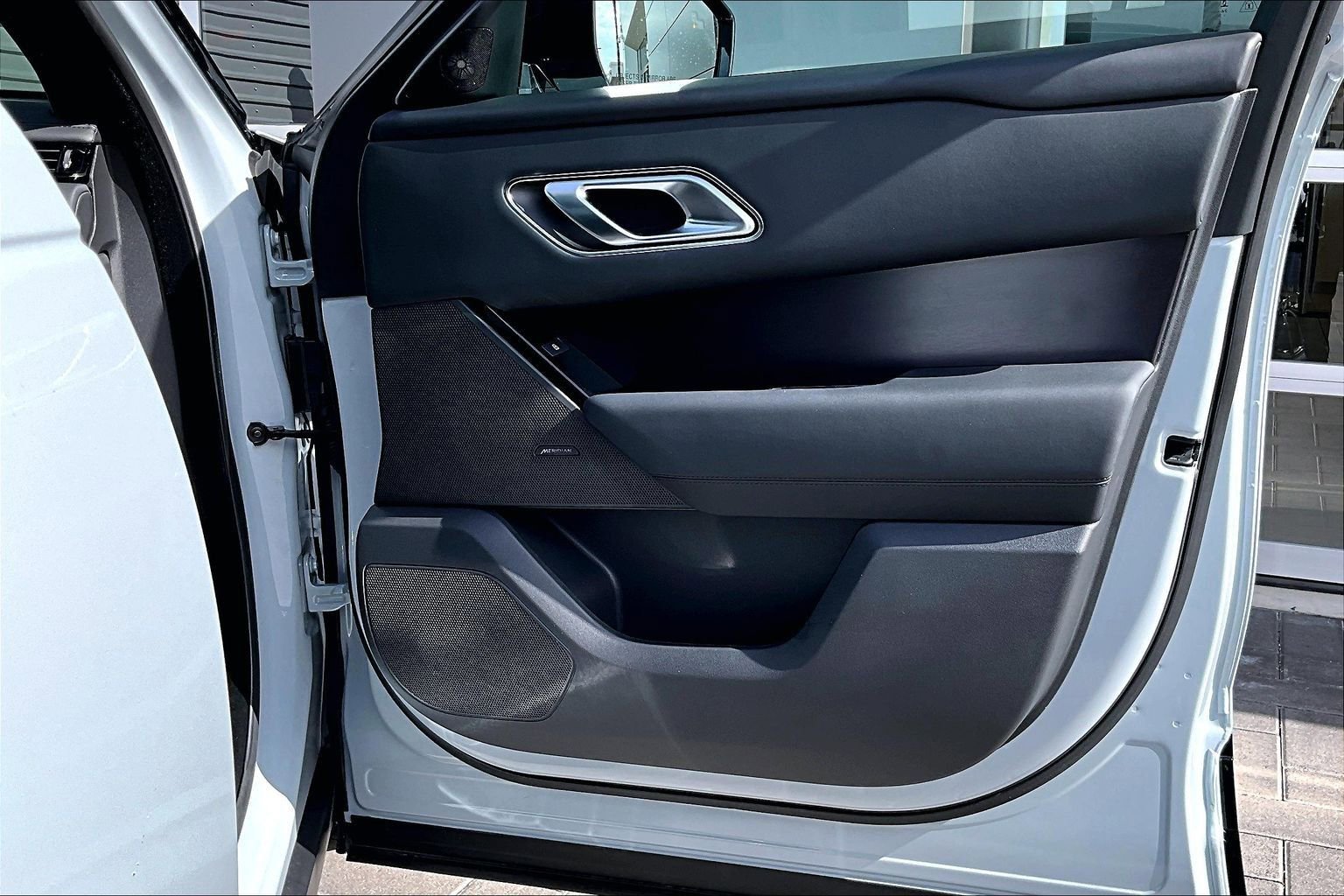 Used 2026 Land Rover Range Rover Velar Dynamic SE image 24