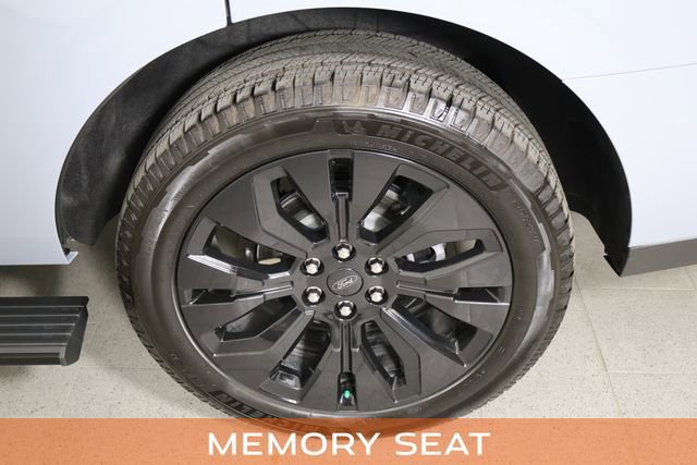 Used 2025 Ford Expedition Platinum w/ Stealth Appearance Package image 14
