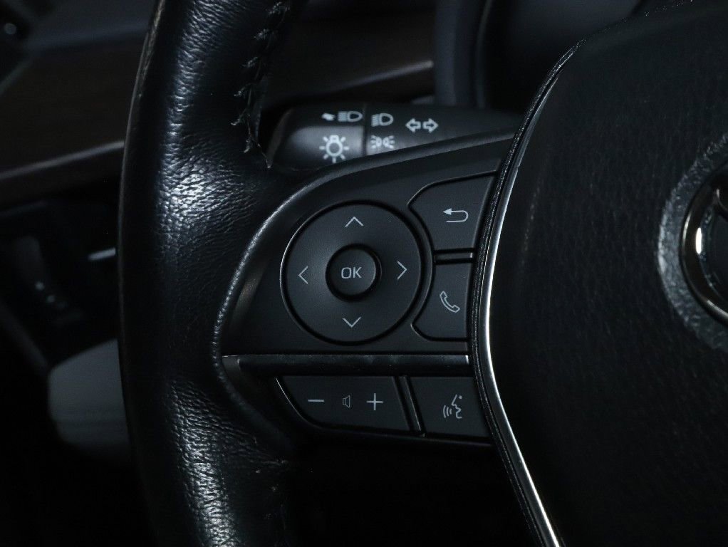 Used 2019 Toyota Avalon XLE w/ Moonroof Package image 23