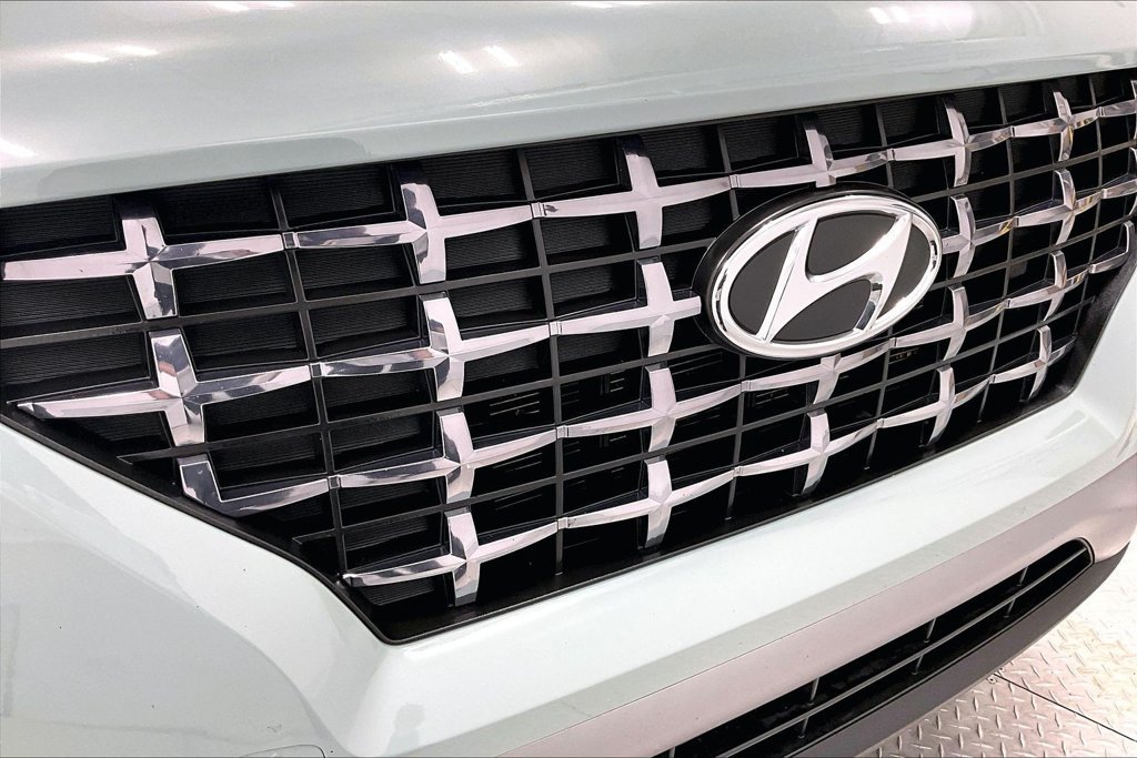 Used 2025 Hyundai Venue SEL FWD image 29