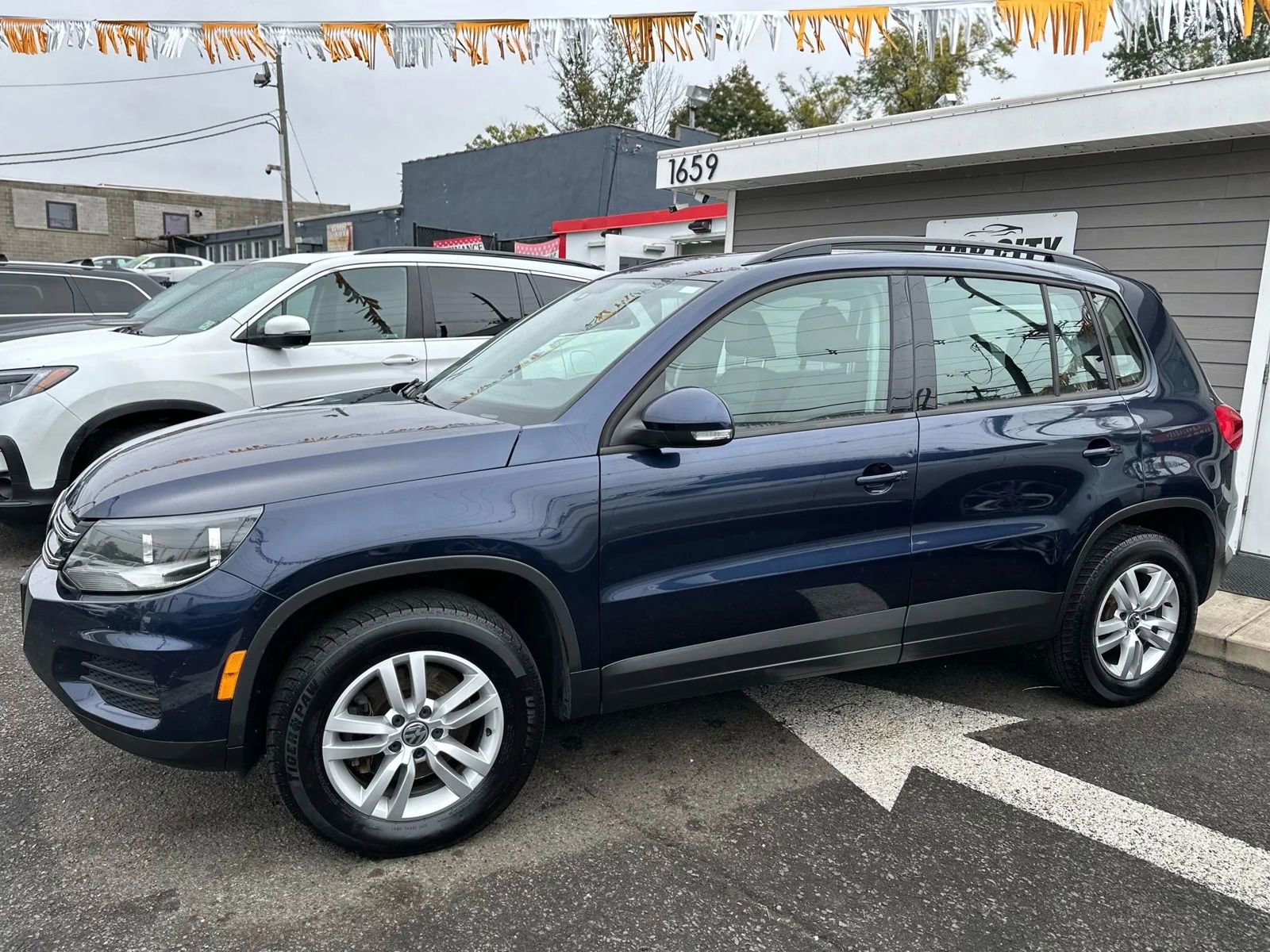 Used 2016 Volkswagen Tiguan S image 8