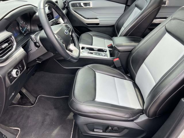 Certified 2023 Ford Explorer XLT w/ Equipment Group 202A AWD/4WD image 24
