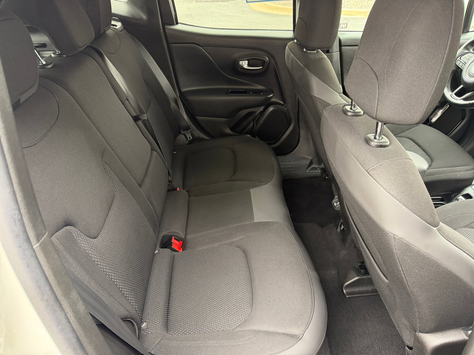 Used 2020 Jeep Renegade Altitude image 18