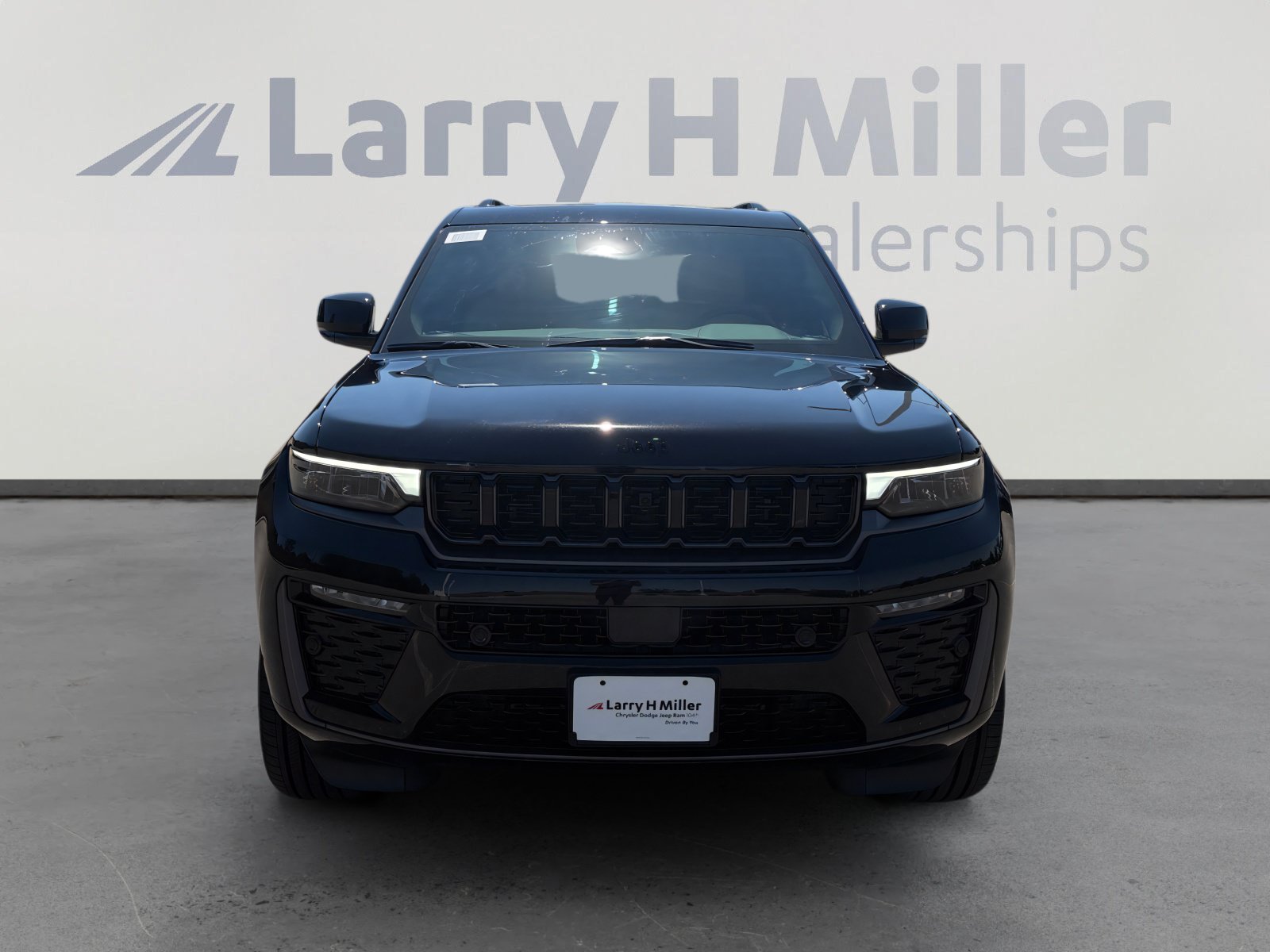 New 2026 Jeep Grand Cherokee Summit w/ Obsidian Package AWD/4WD image 9