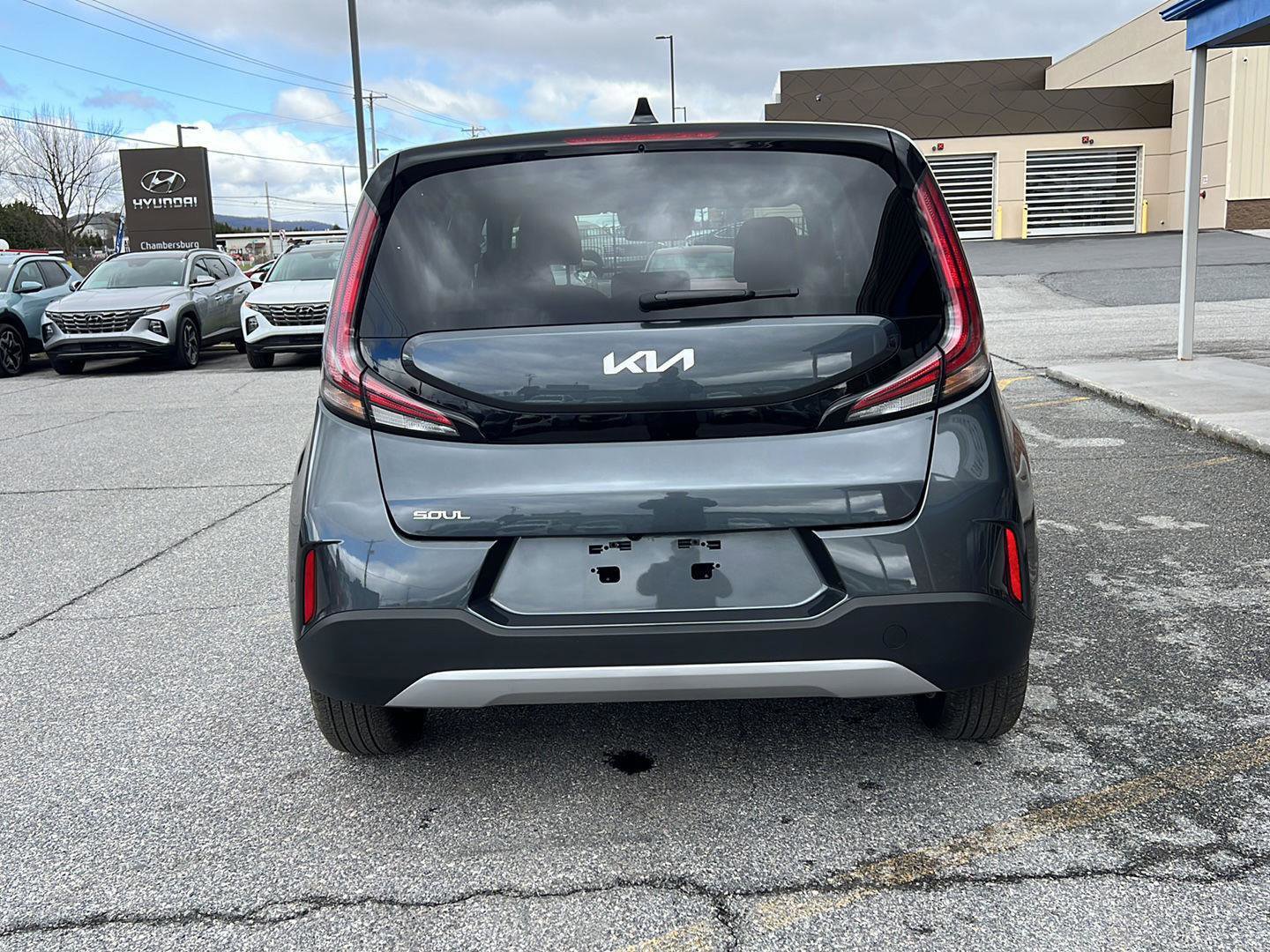 Used 2025 Kia Soul LX w/ LX Technology Package image 4