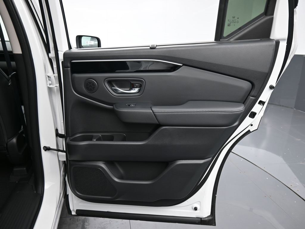 New 2025 Honda Pilot EX-L image 38
