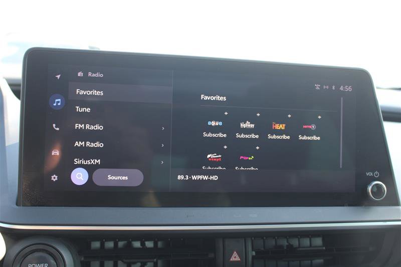 Used 2023 Toyota Prius XLE image 16