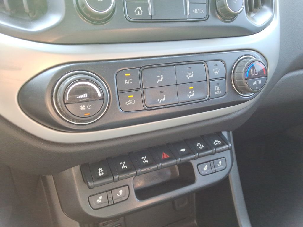 Used 2020 Chevrolet Colorado ZR2 AWD/4WD image 32