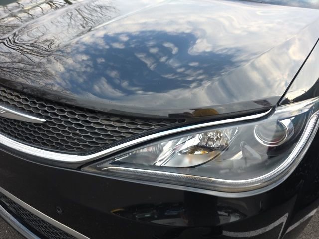 Used 2020 Chrysler Pacifica Limited w/ Tire & Wheel Group image 22