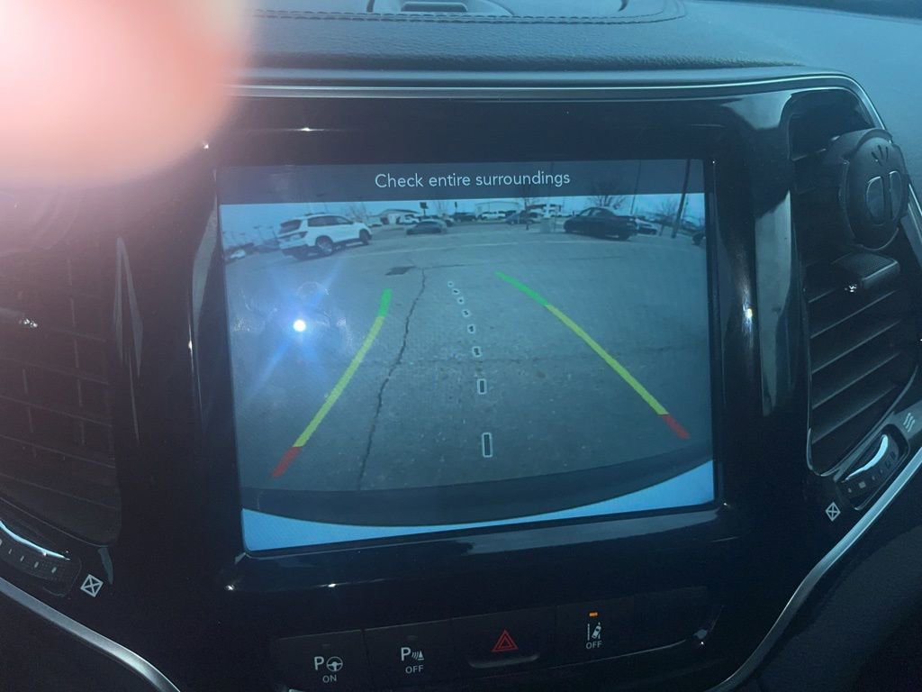Used 2021 Jeep Cherokee Limited AWD/4WD image 14