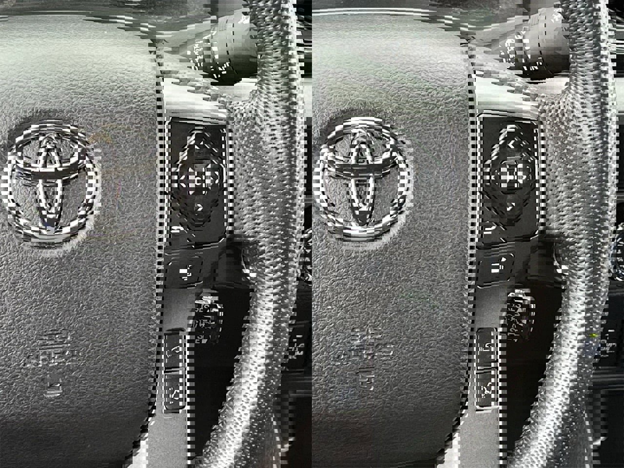 Used 2022 Toyota Tacoma TRD Off-Road w/ Technology Package image 14