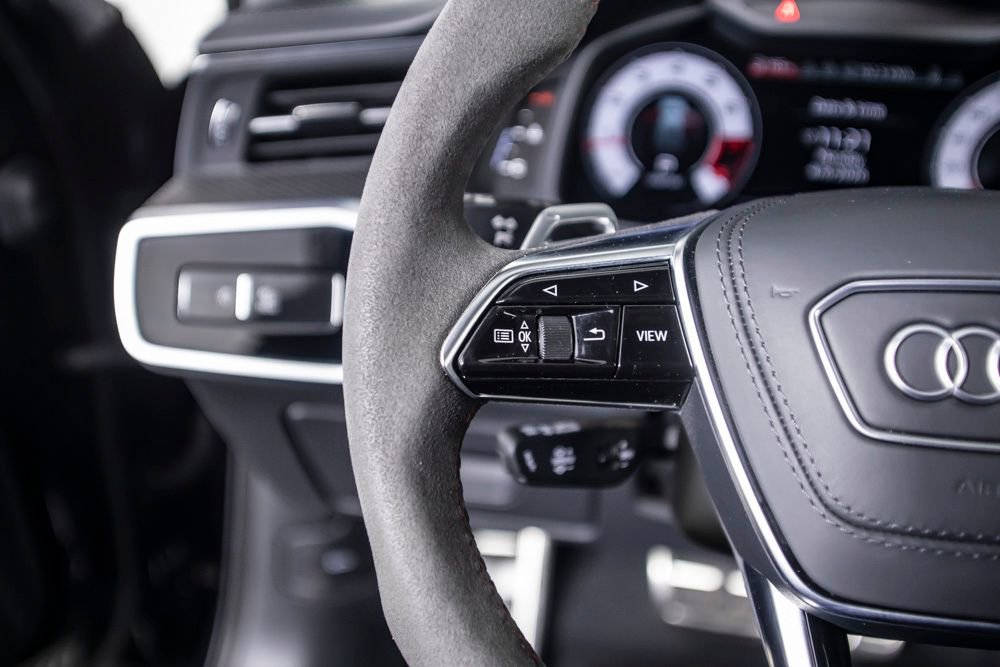 Used 2025 Audi RS 6 performance image 38