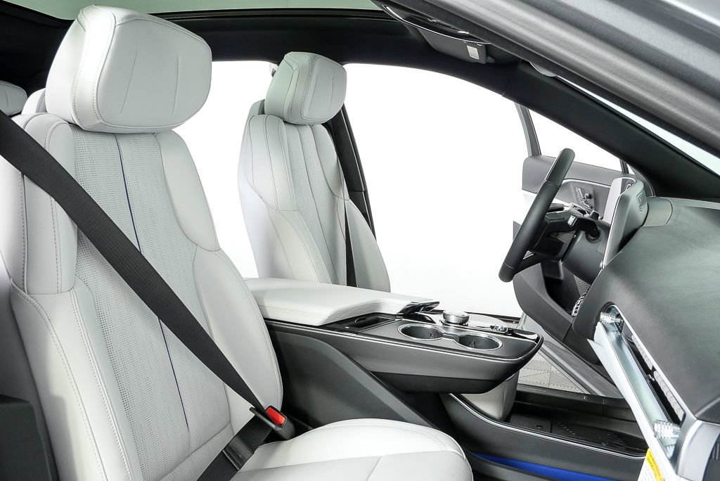 New 2026 Cadillac Lyriq Sport image 22