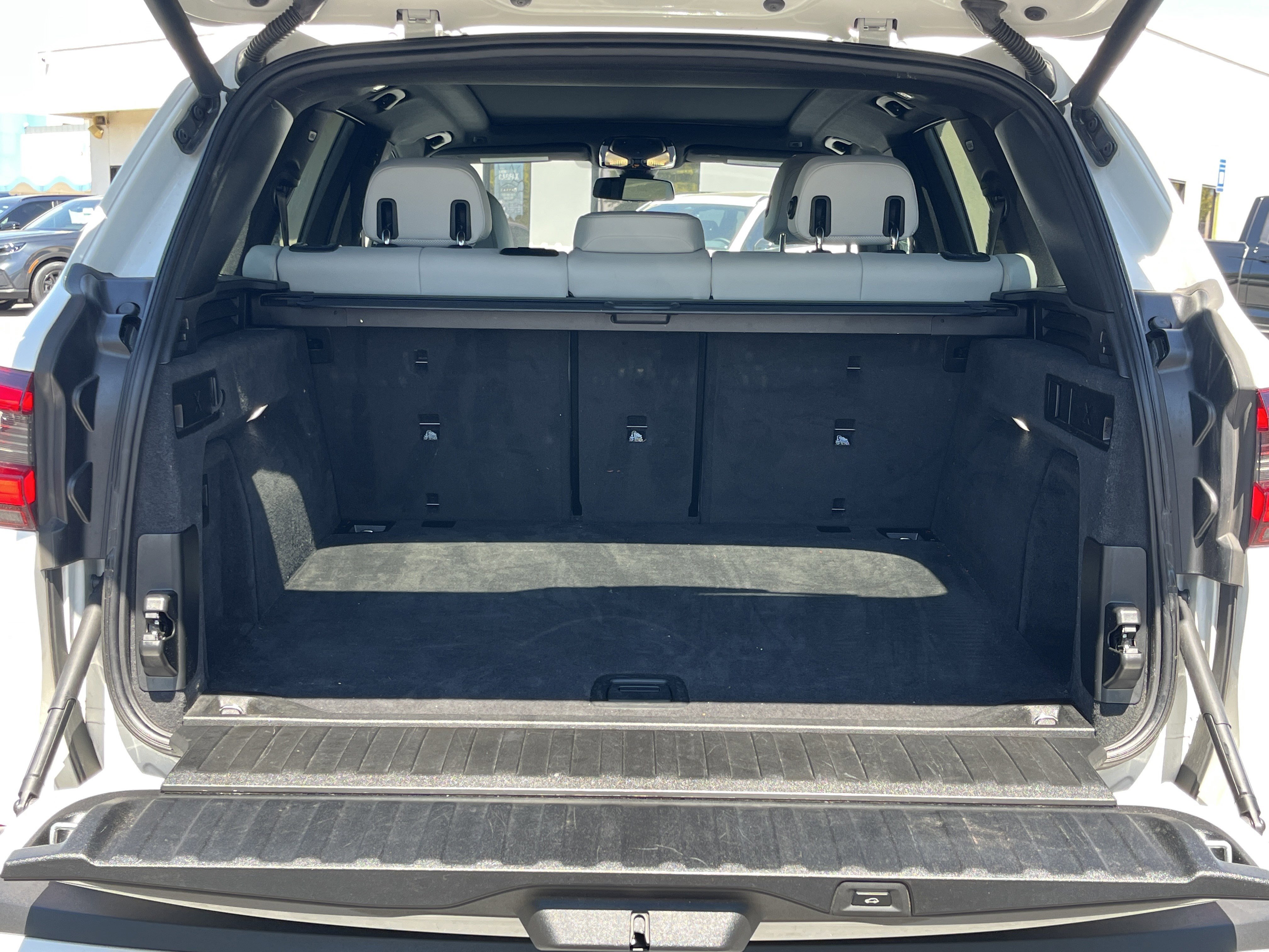 Used 2023 BMW X5 xDrive40i w/ Premium Package AWD/4WD image 26